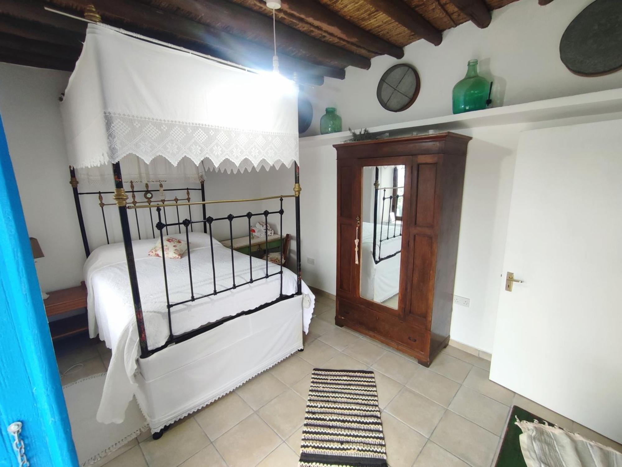 Faith'S Stone House Pension Simou Buitenkant foto