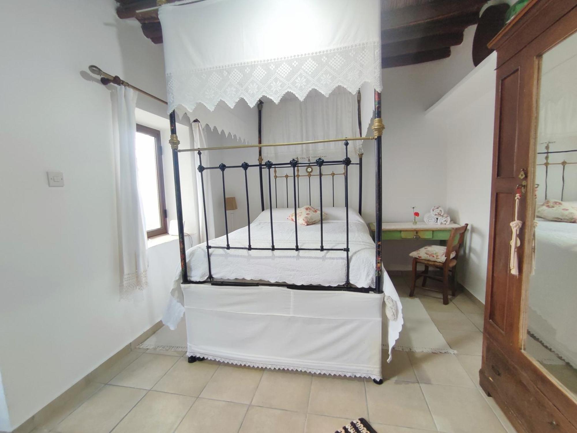 Faith'S Stone House Pension Simou Buitenkant foto