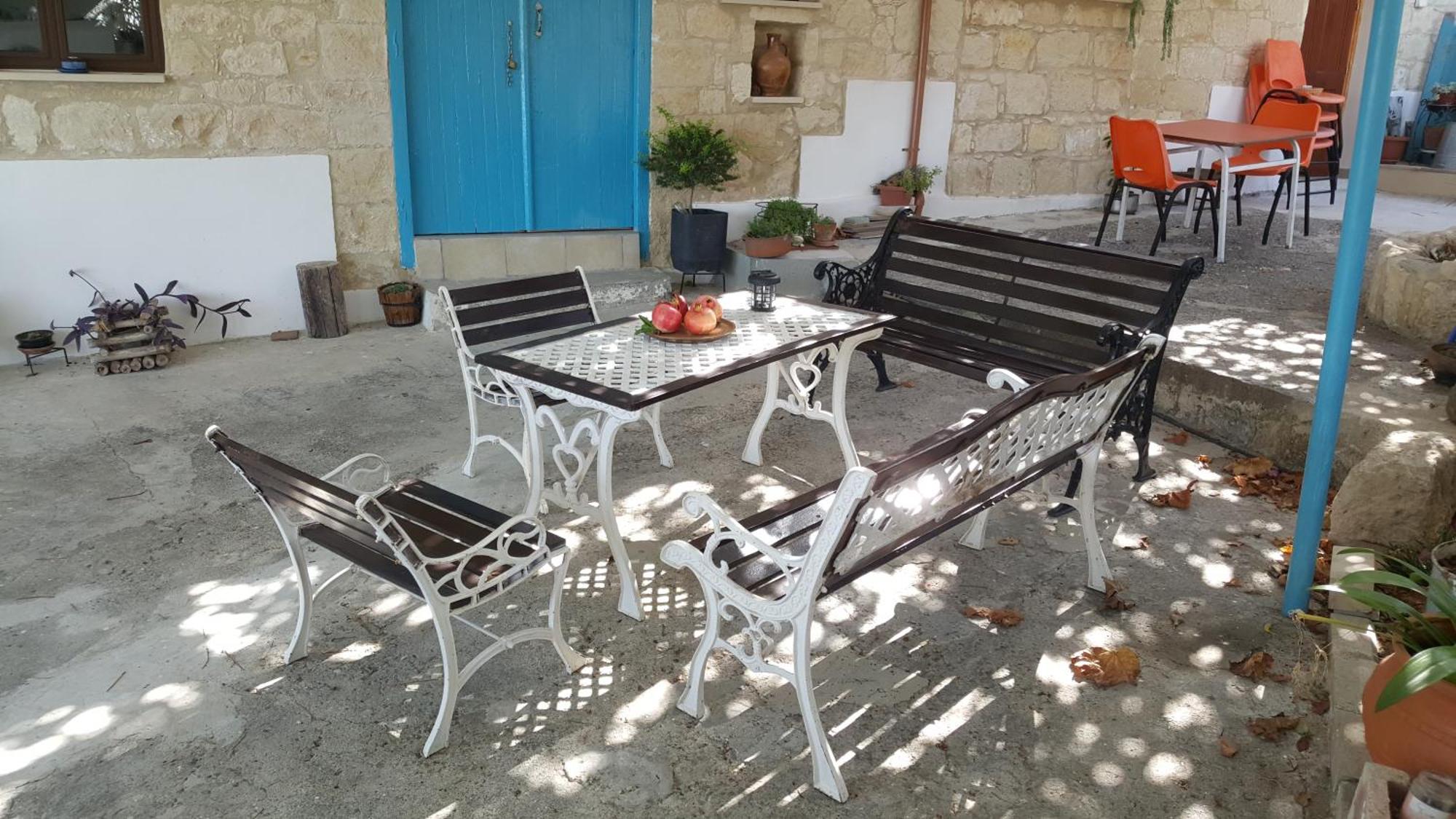 Faith'S Stone House Pension Simou Buitenkant foto